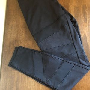 🍎 Forever 21 Black Mesh Leggings size medium